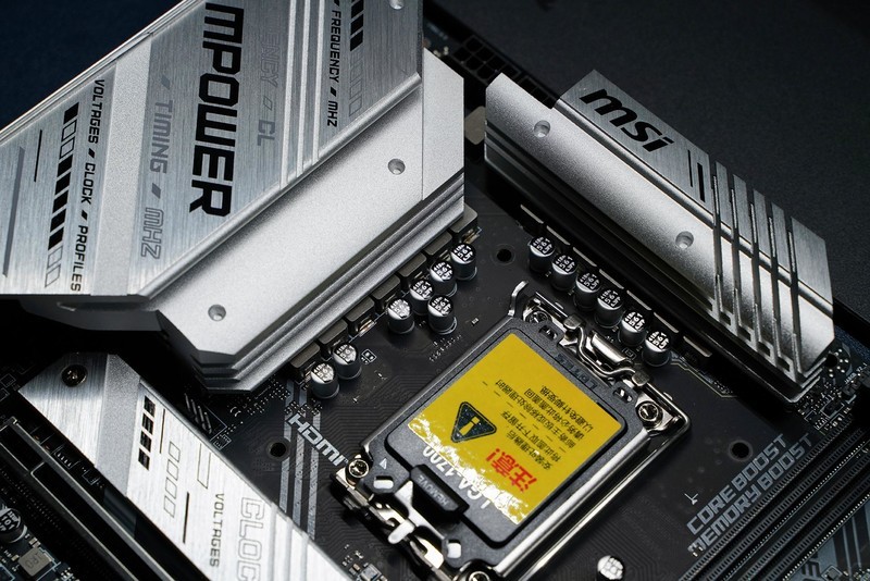 买6400频率内存白嫖变上8000 光威神武DDR5内存超频体验