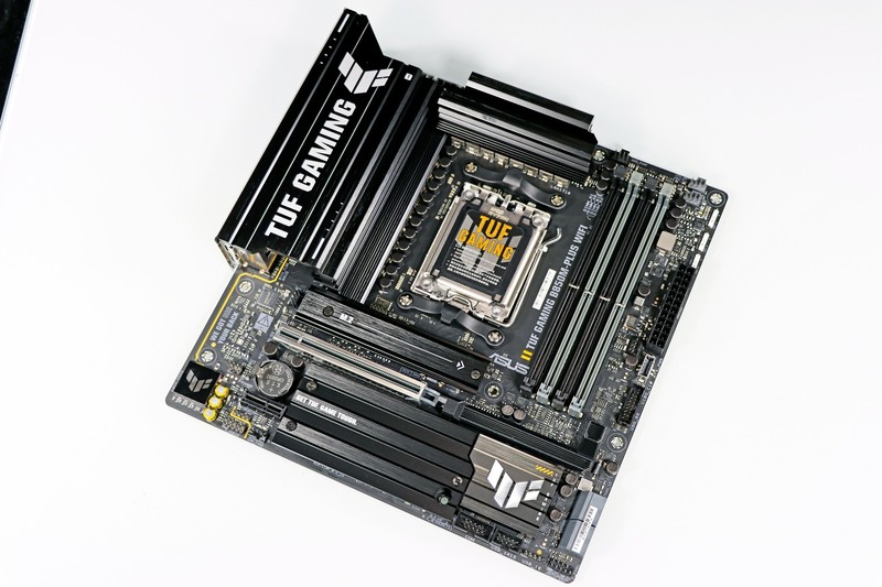 重塑 70 性价比荣光！AMD Radeon RX 9070 XT & RX 9070 首发评测