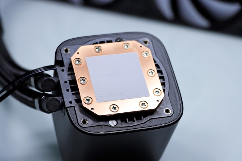 重塑 70 性价比荣光！AMD Radeon RX 9070 XT & RX 9070 首发评测