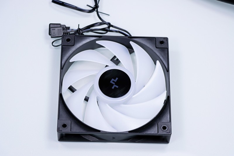 重塑 70 性价比荣光！AMD Radeon RX 9070 XT & RX 9070 首发评测