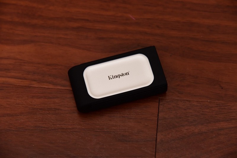 #外设# 移动SSD速度天花板！金士顿XS2000读写2000MB/S