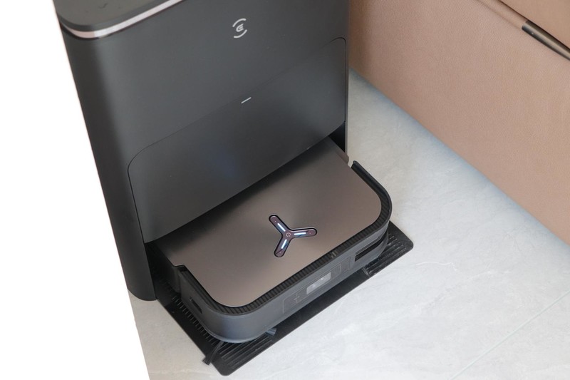 双11闭眼入科沃斯地宝X2系列：AI强力加持，扫地机器人会思考