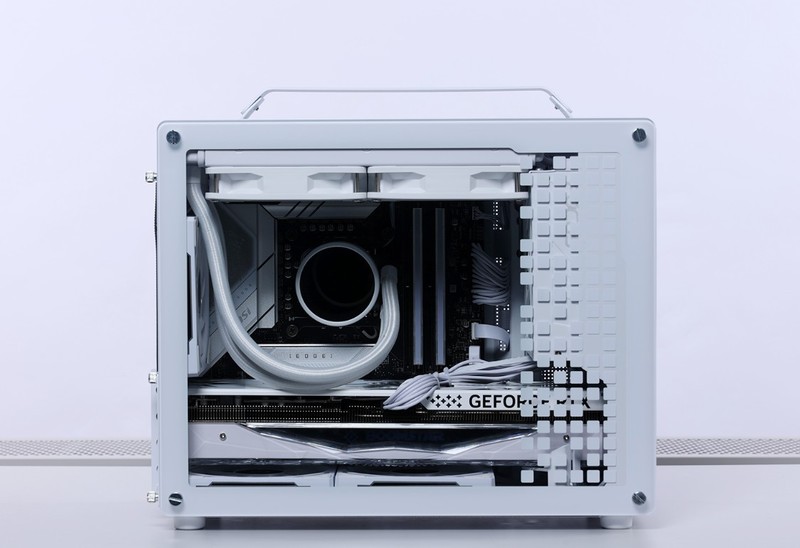 2024年2月主流M-ATX配置：14600K+4070Super搭配乔思伯Z20装机分享