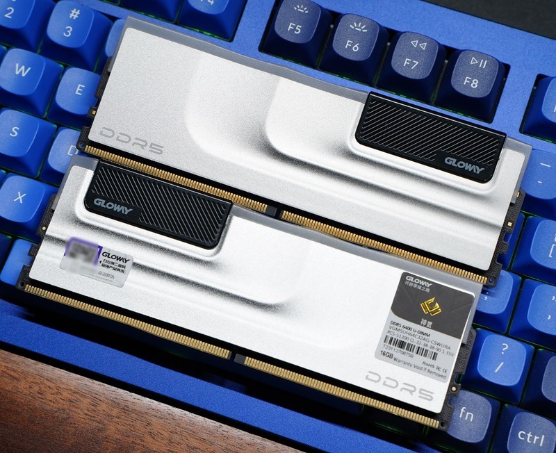 买6400频率内存白嫖变上8000 光威神武DDR5内存超频体验