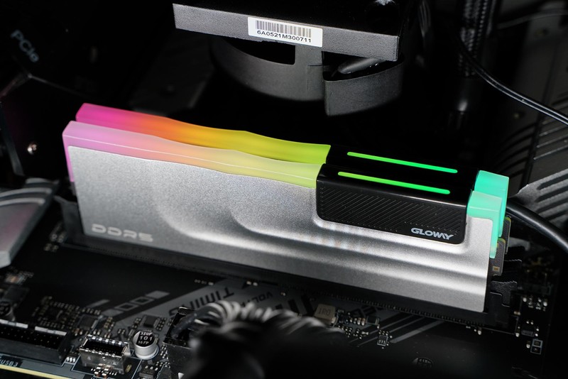 买6400频率内存白嫖变上8000 光威神武DDR5内存超频体验