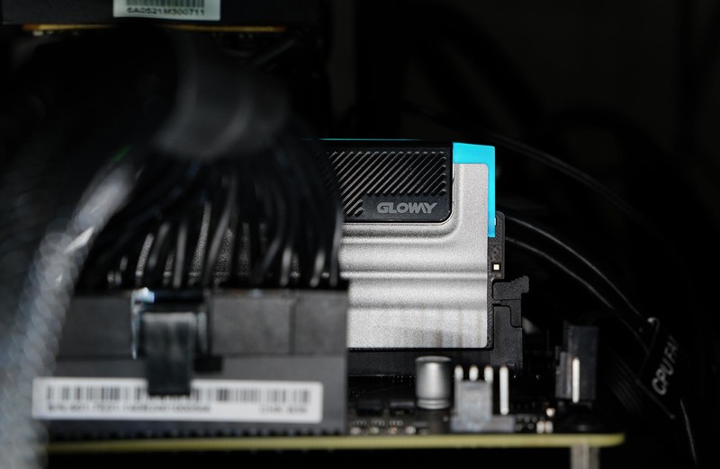 买6400频率内存白嫖变上8000 光威神武DDR5内存超频体验