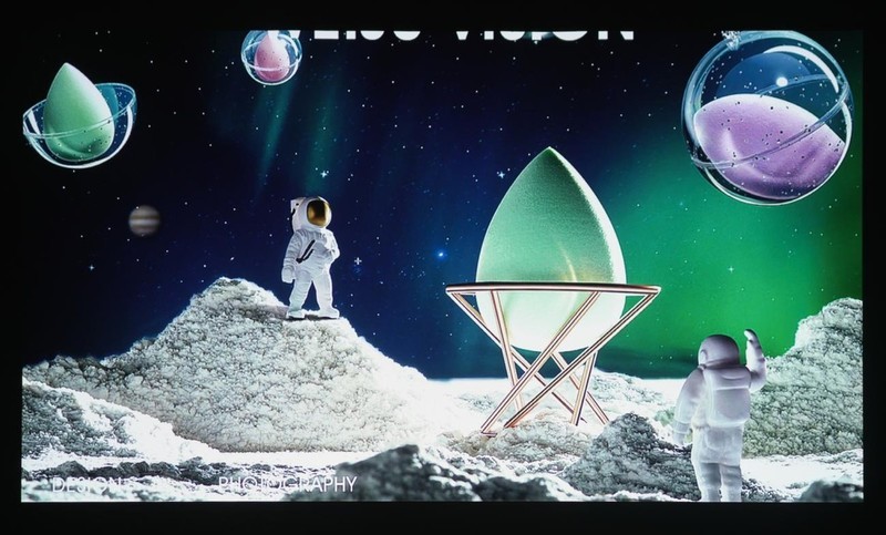 拍摄投影照片三要素：摄影师、模特、明基E592智能高清投影仪