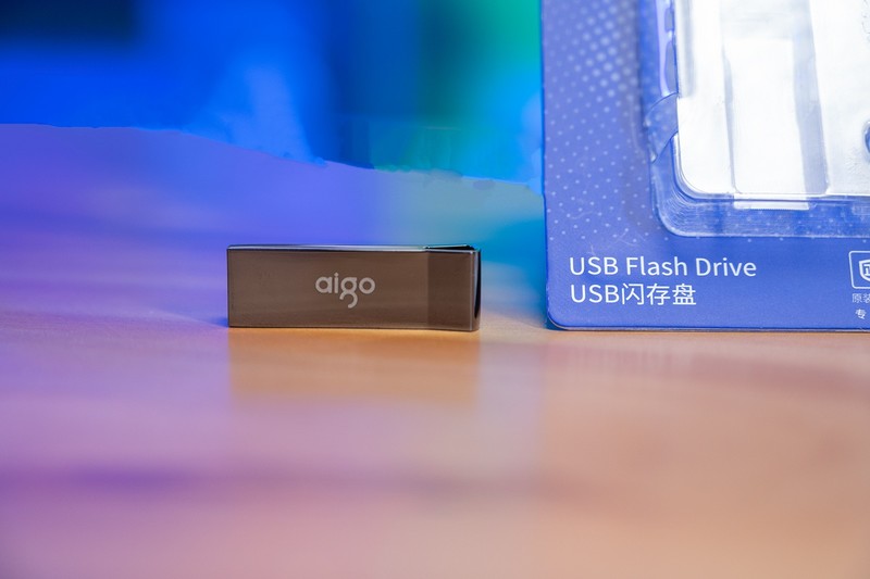 小配件大用心，狂飙150MB又快又安心，aigo U310 pro高速U盘