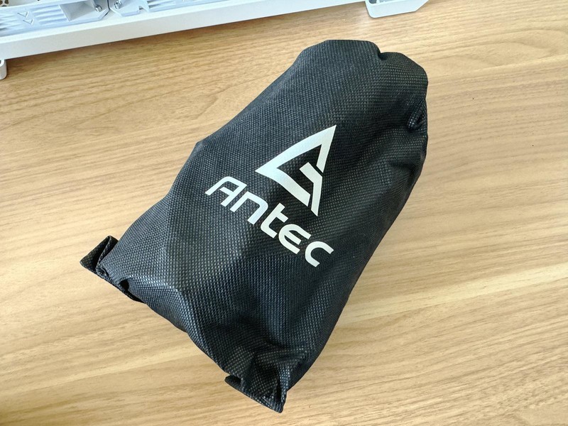 个头高颜值高散热好，恩杰NZXT H7 FLOW 机箱装机体验来了