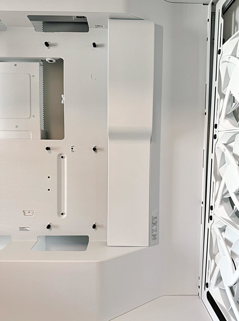 个头高颜值高散热好，恩杰NZXT H7 FLOW 机箱装机体验来了