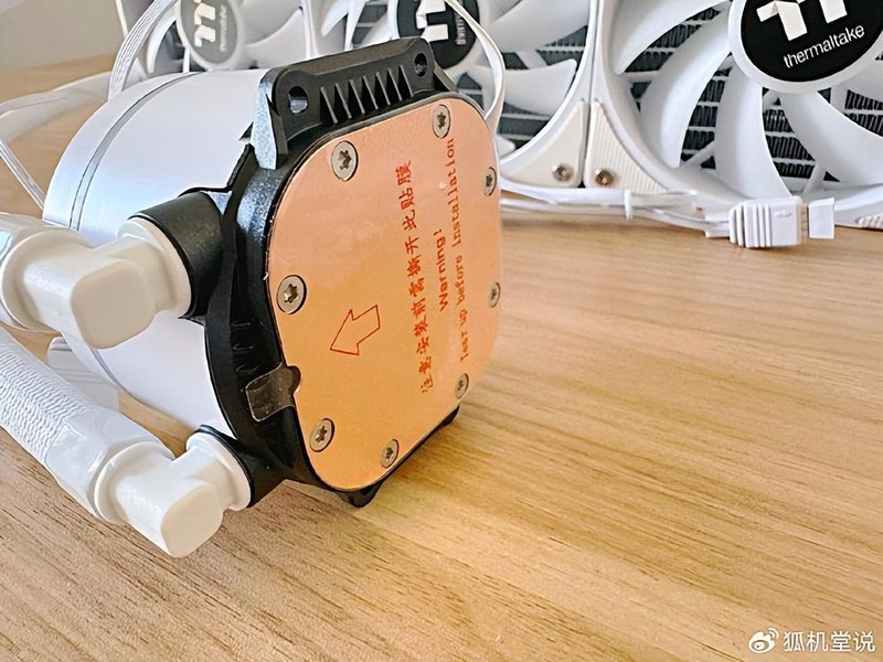 个头高颜值高散热好，恩杰NZXT H7 FLOW 机箱装机体验来了