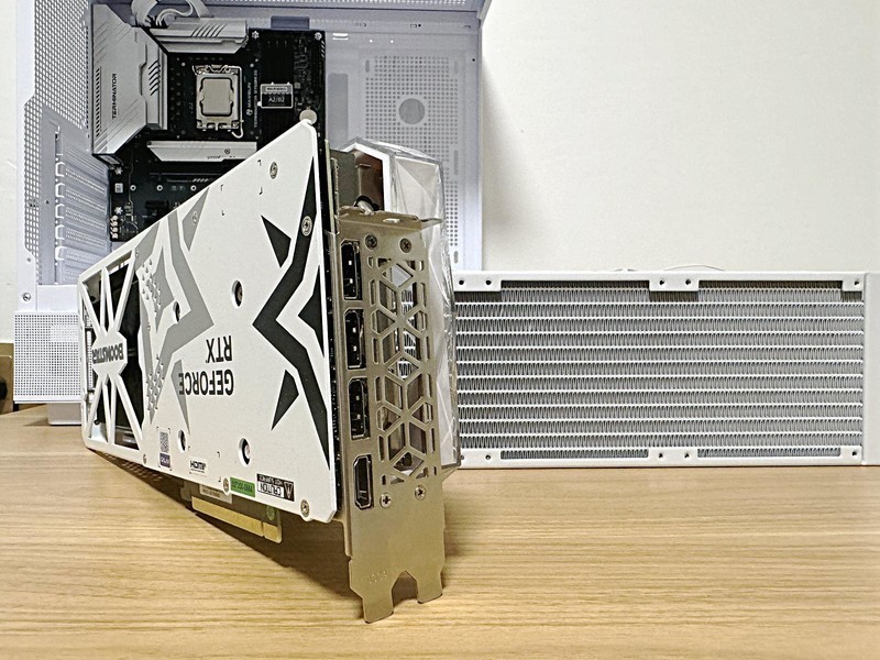 个头高颜值高散热好，恩杰NZXT H7 FLOW 机箱装机体验来了
