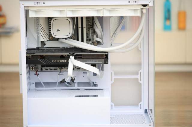 不仅是白色海景房还有强劲性能，技嘉B760M冰雕+14700KF装机体验