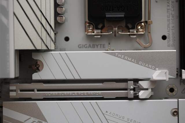 不仅是白色海景房还有强劲性能，技嘉B760M冰雕+14700KF装机体验