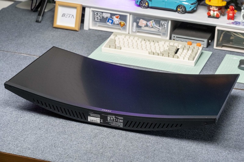 一键切换160Hz和320Hz，MAG 321CUPDF黑刃电竞显示器使用体验