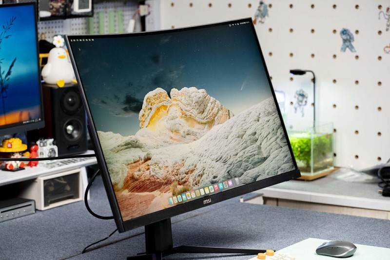 一键切换160Hz和320Hz，MAG 321CUPDF黑刃电竞显示器使用体验