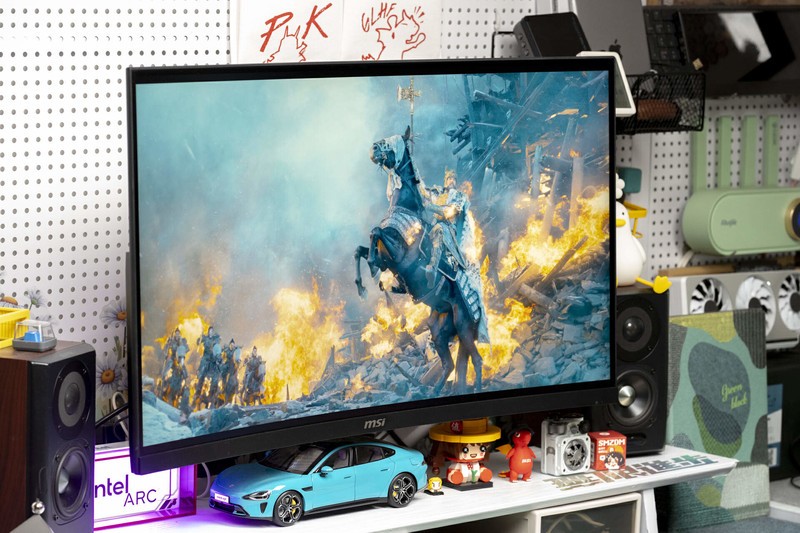 一键切换160Hz和320Hz，MAG 321CUPDF黑刃电竞显示器使用体验