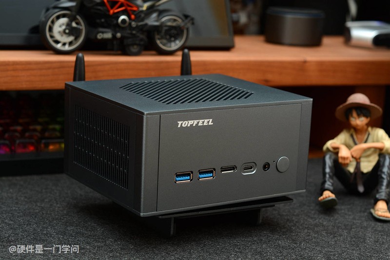 顶级散热、外置天线、32+1T、2399元，极夜T8130M迷你主机分享