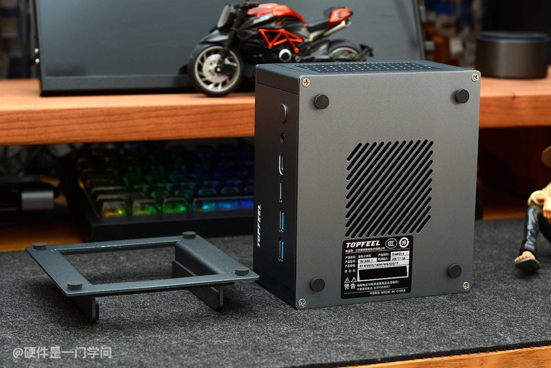 顶级散热、外置天线、32+1T、2399元，极夜T8130M迷你主机分享