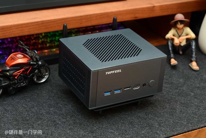 顶级散热、外置天线、32+1T、2399元，极夜T8130M迷你主机分享