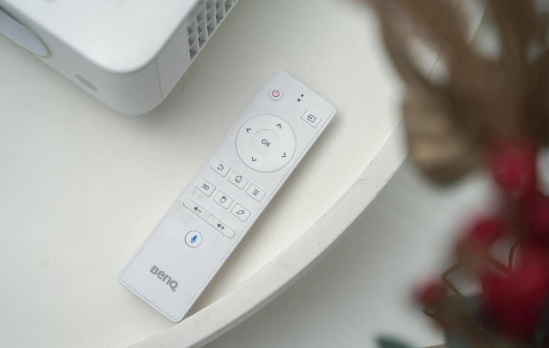 拍摄投影照片三要素：摄影师、模特、明基E592智能高清投影仪