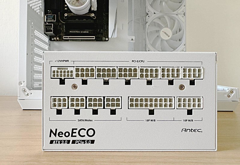 个头高颜值高散热好，恩杰NZXT H7 FLOW 机箱装机体验来了