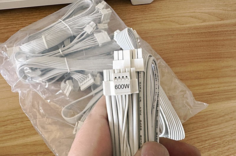 个头高颜值高散热好，恩杰NZXT H7 FLOW 机箱装机体验来了