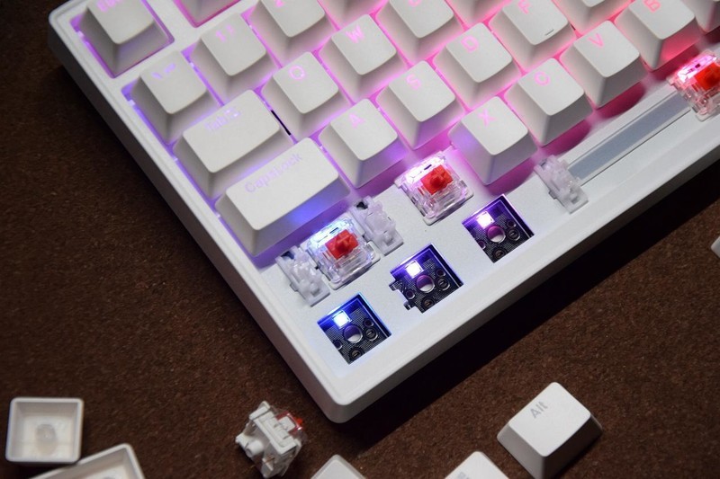 游戏外设党福音，钛度K850彩戏师，全键热插拔的百元机械键盘