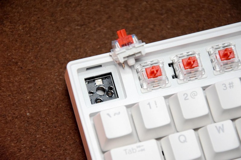 游戏外设党福音，钛度K850彩戏师，全键热插拔的百元机械键盘