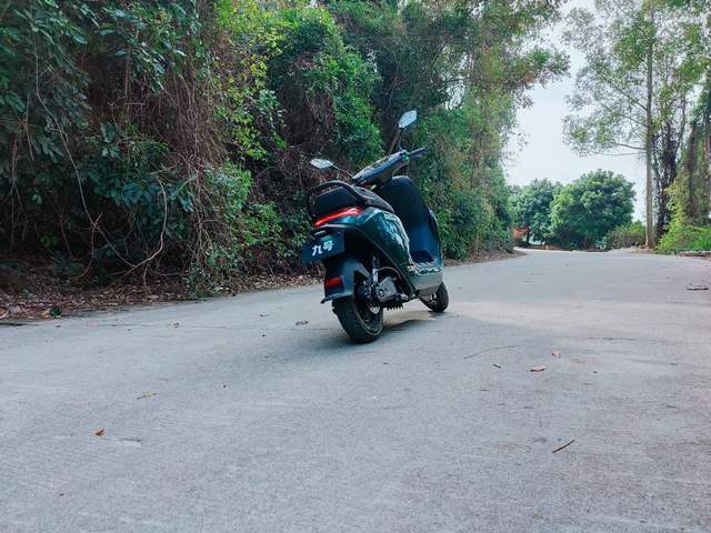 号称优化N系列所有短板，九号M95C电摩评测：107km+解决死亡摇摆