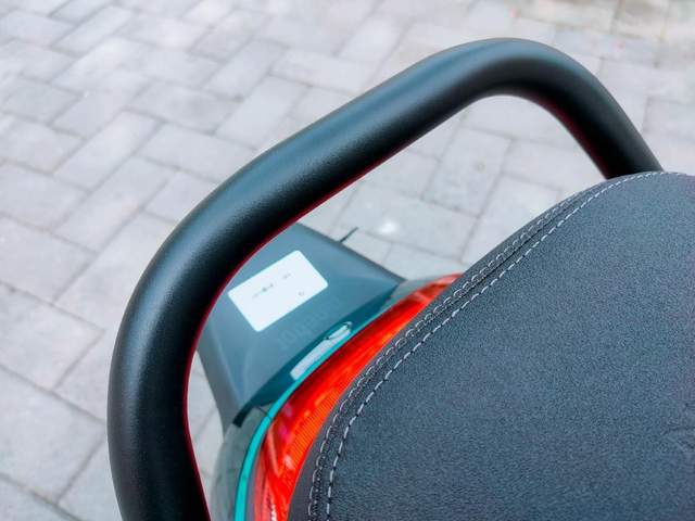 号称优化N系列所有短板，九号M95C电摩评测：107km+解决死亡摇摆