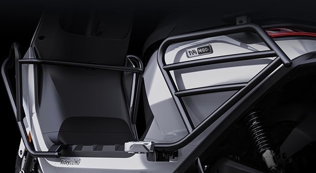 号称优化N系列所有短板，九号M95C电摩评测：107km+解决死亡摇摆