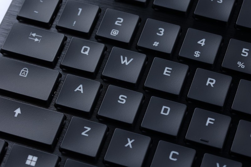 有钱就能任性！美商海盗船K100 AIR 无线机械键盘+ HS80 无线耳机