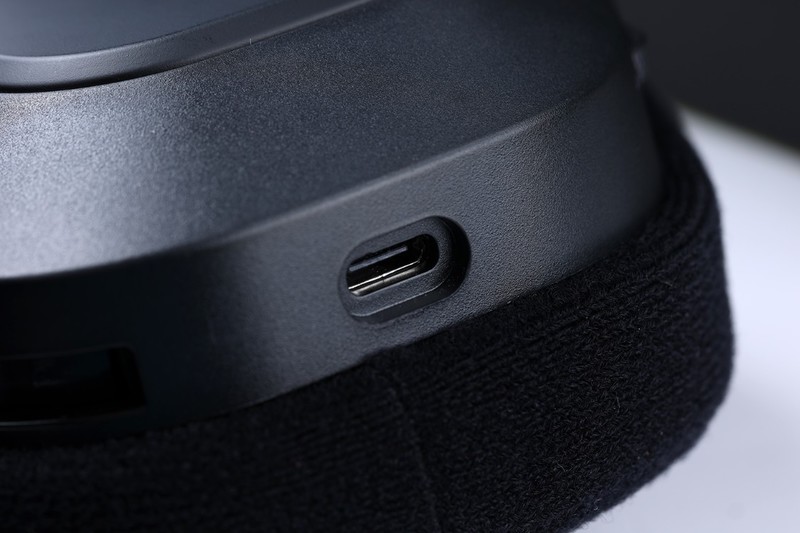 有钱就能任性！美商海盗船K100 AIR 无线机械键盘+ HS80 无线耳机