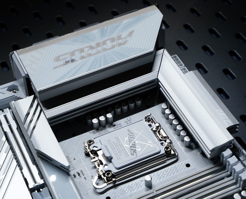 高颜值有实力 技嘉Z890 AORUS PRO ICE电竞冰雕评测