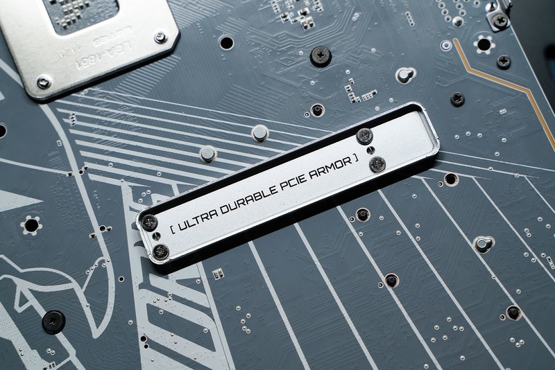 高颜值有实力 技嘉Z890 AORUS PRO ICE电竞冰雕评测