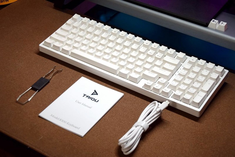 游戏外设党福音，钛度K850彩戏师，全键热插拔的百元机械键盘