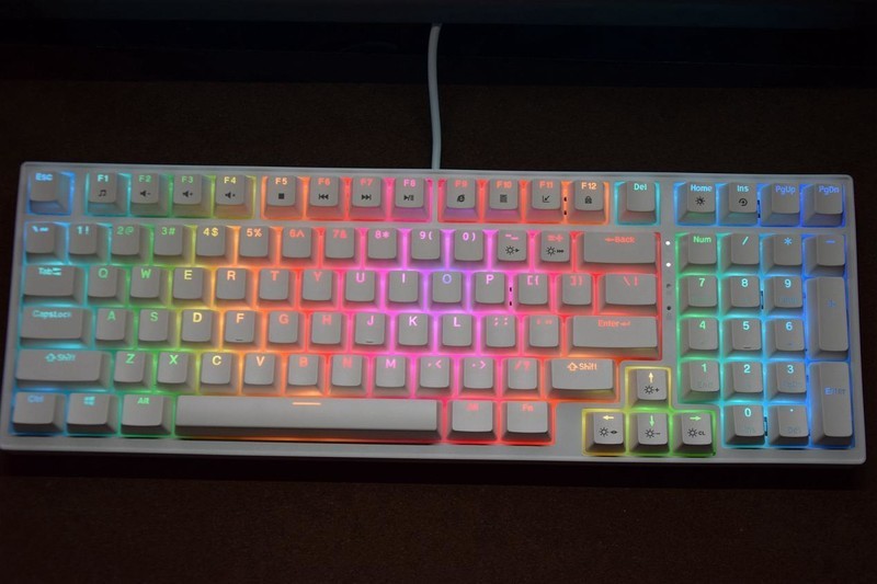 游戏外设党福音，钛度K850彩戏师，全键热插拔的百元机械键盘