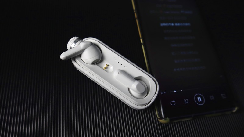 极致小巧，便于携带却音质不减----南 卡小音舱蓝牙耳机