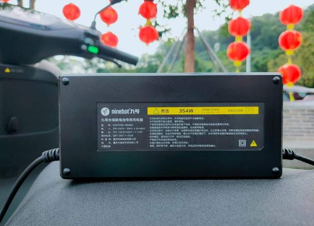 号称优化N系列所有短板，九号M95C电摩评测：107km+解决死亡摇摆