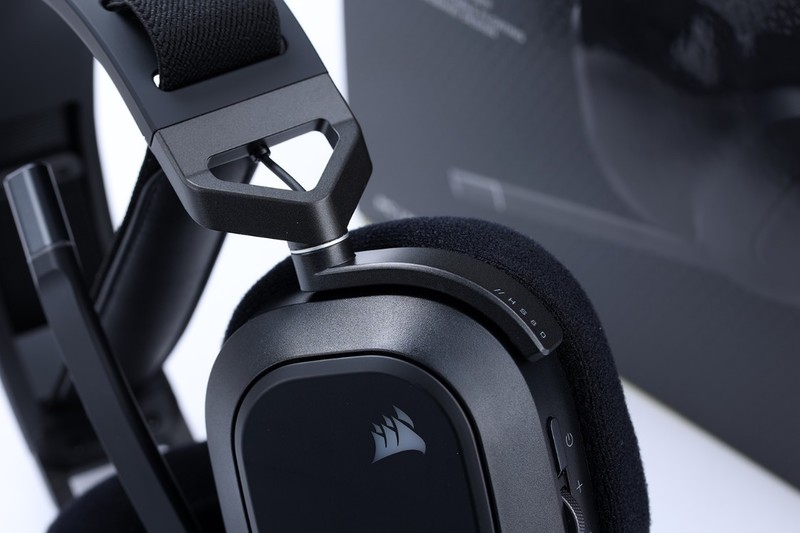 有钱就能任性！美商海盗船K100 AIR 无线机械键盘+ HS80 无线耳机