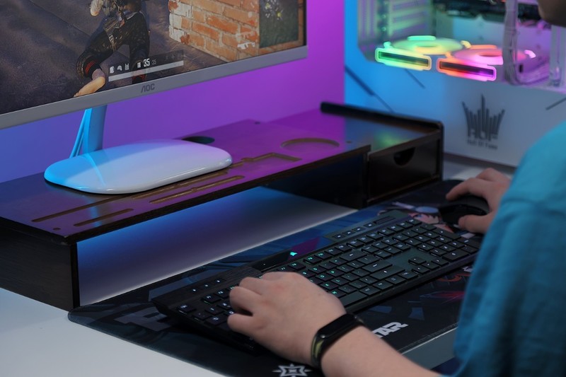 有钱就能任性！美商海盗船K100 AIR 无线机械键盘+ HS80 无线耳机