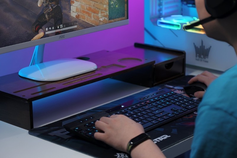 有钱就能任性！美商海盗船K100 AIR 无线机械键盘+ HS80 无线耳机