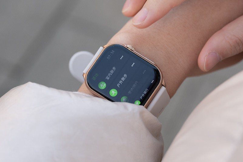 联想Lenovo Watch Fit智能手表评测：时尚与功能并存的高性价比之选