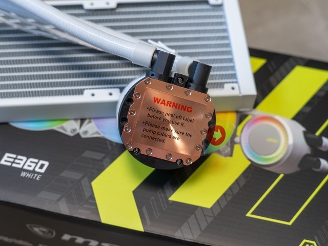 水冷库兹马，又帅又能打，微星寒冰E360白色限定款测评