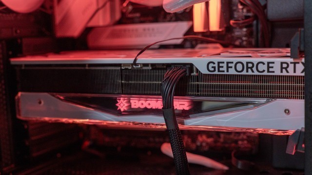 水冷库兹马，又帅又能打，微星寒冰E360白色限定款测评