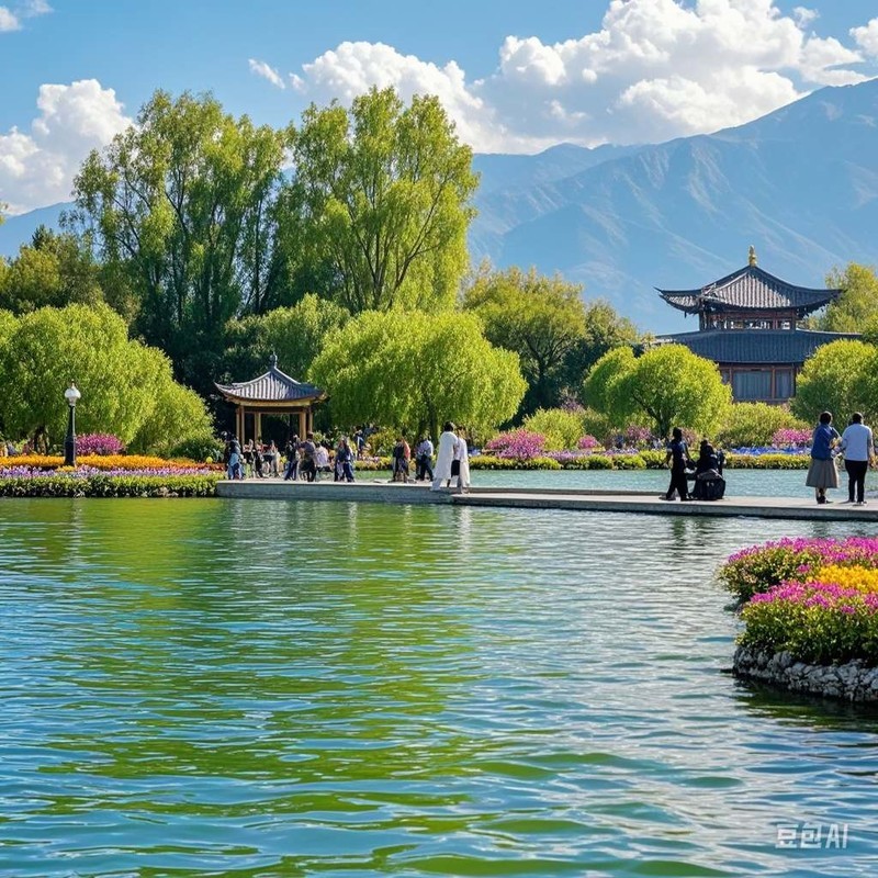 云南旅游圣地大理古城的水是它的灵魂。清澈的溪流穿城而过，