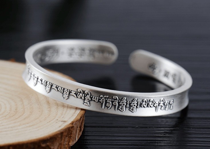 38妇女节送妈妈什么比较好？送妈妈礼物排行榜前十名！火速收藏~