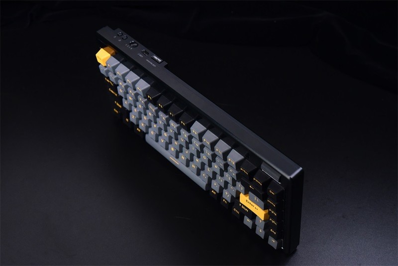 「拆解评测」供不应求的达尔优A84 Pro铝合金机械键盘结构拆解