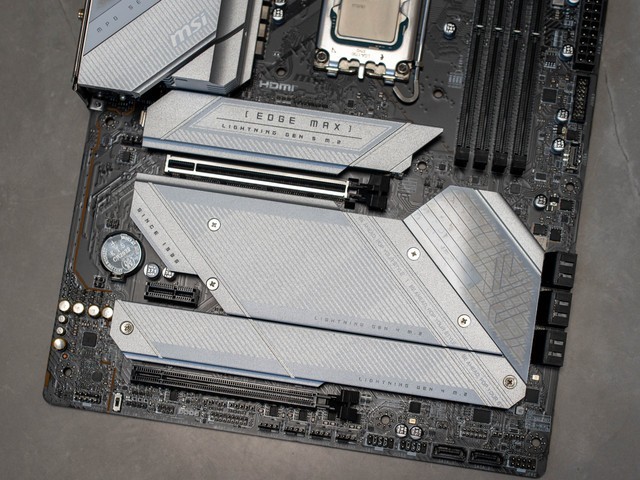 水冷库兹马，又帅又能打，微星寒冰E360白色限定款测评